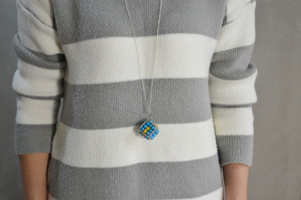 final look of the cube pendant necklace
