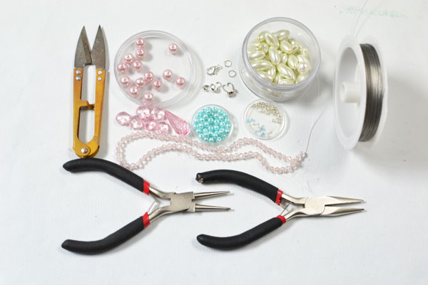 Supplies in making the Pearl bead statement bridal necklace: