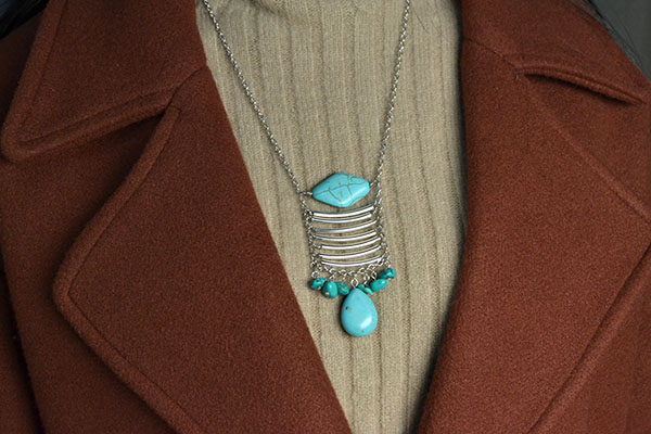 Here is the final look of the special beaded pendant chain necklace: