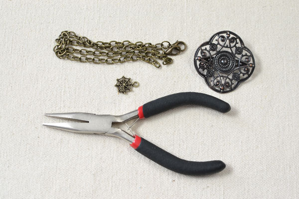 materials needed in DIY the vintage ring bracelet