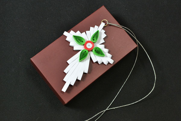 final look of the cross quilling paper ornament