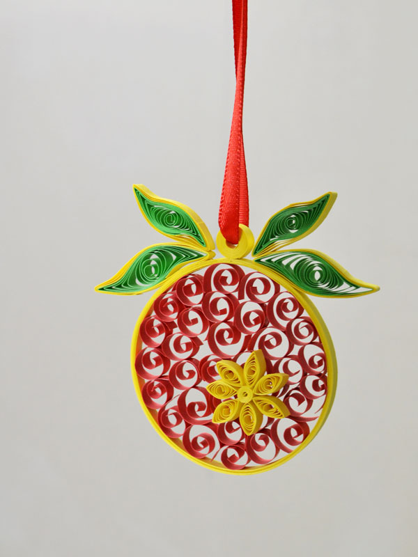 This is the final look of the quilling paper Christmas hanging ornament!