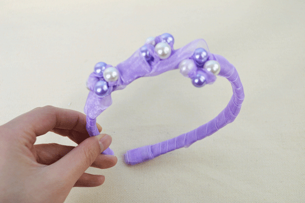 final look of the handmade purple ribbon hairclip