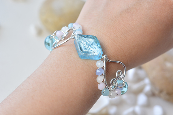 I wore my beach charm bracelet to show you how beautiful it is!