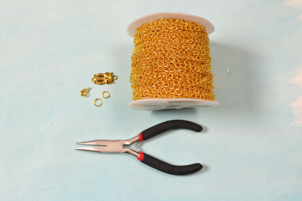 Supplies in making the vintage gold chain anklet: