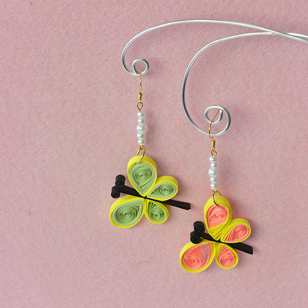 Here is the final look of quilling paper butterfly dangle earrings with pearl beads for kids: