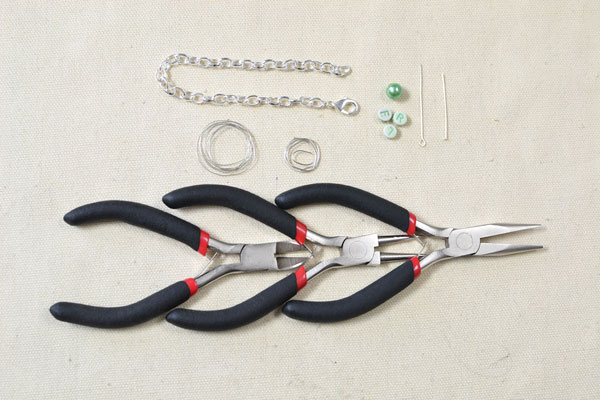 Things needed in the lovely pea chain bracelet DIY: