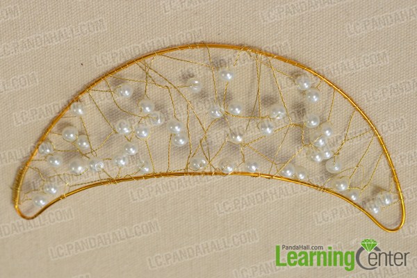 make the main part of the white pearl crown headband