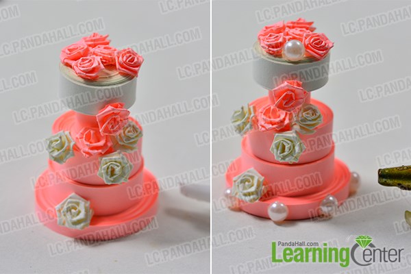Decorate the cake with flowers and pearls