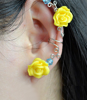How to Make Your Own Flower Ear Cuff Out of Wires and Beads