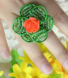 How to Make a Wire Wrapped Flower Ring with Green Seed Beads and Red Rose Bead
