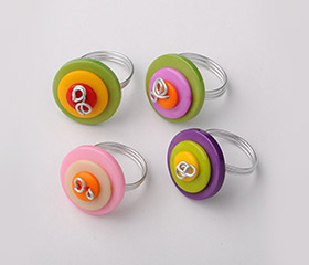 Acrylic Flat Round Button Rings, with Resin Button and Aluminum Wires, Silver, Mixed Color, 16~17mm