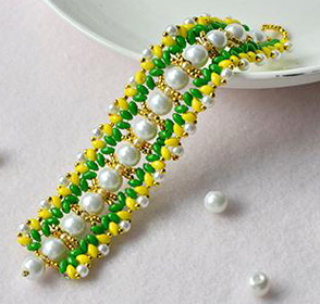 Green 2-hole Seed Bead Bracelet