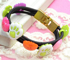 Making Bracelet with Elastic Cords and Shank Buttons